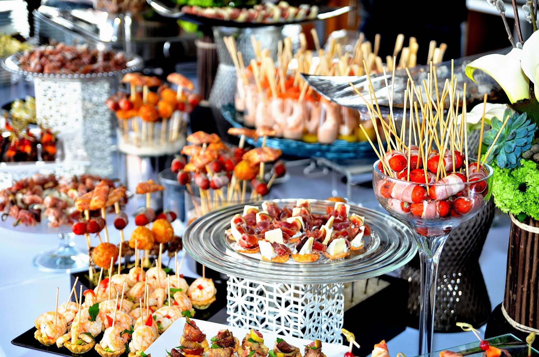 Elegant Catering: " Every small detail of an event is a way for us to ...