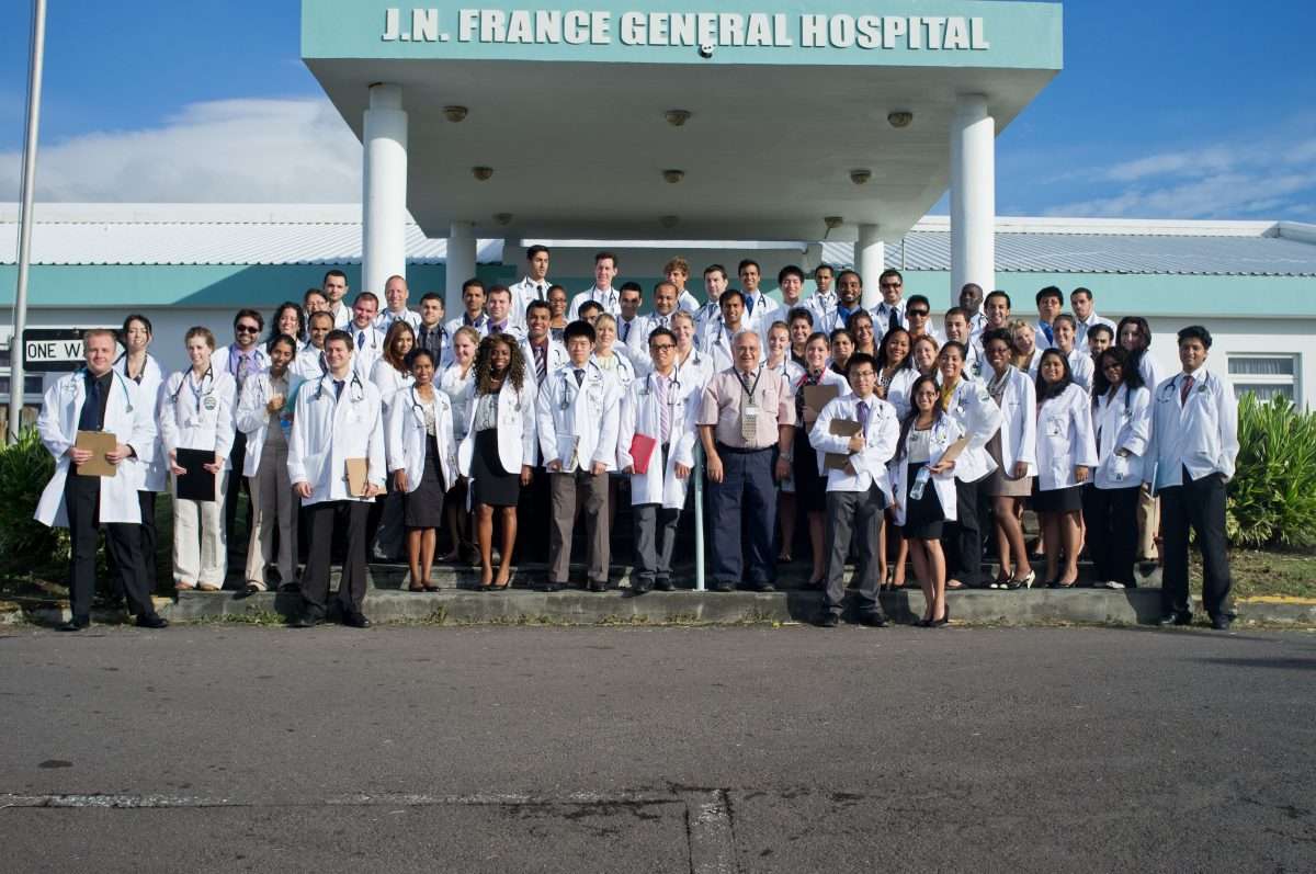 UMHS Med 4 Students at St. Kitts Hospital for " Introduction to Clinical ...
